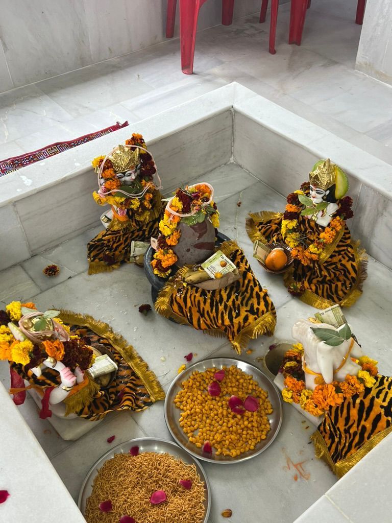 Shivling with the Shiv Parivar